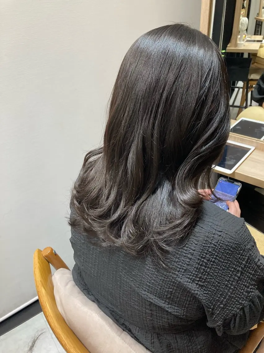 セミロング ✨色持ちの良い艶 カラー✨蟹江真世のヘアスタイル