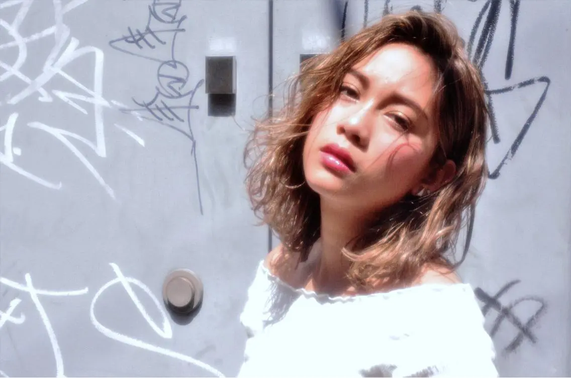 ミディアム カラー AGU akariのヘアスタイル