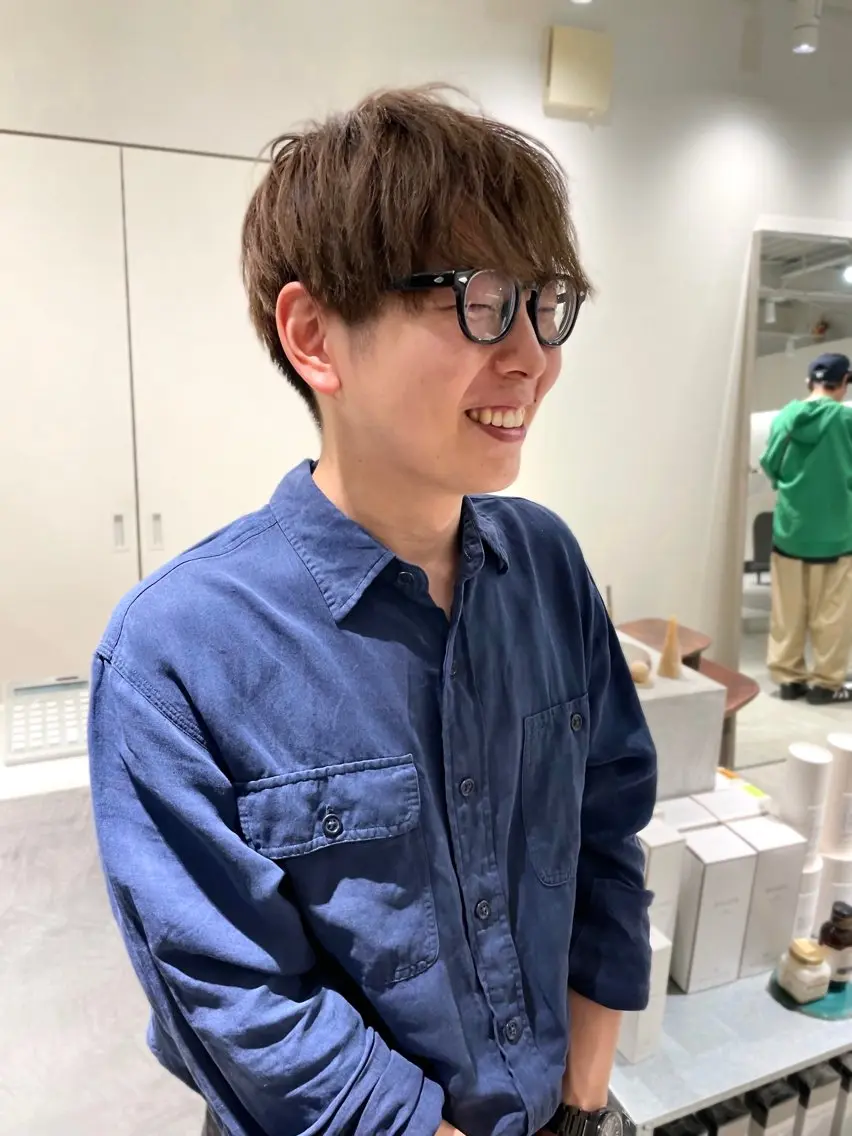 カラー メンズ マッシュ カット ヘアカラー 林 千聖のヘアスタイル