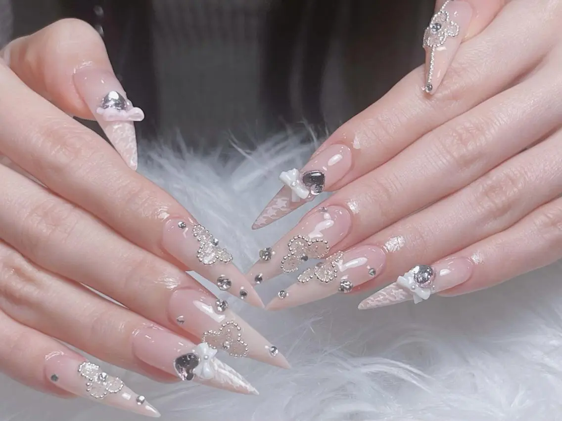 ネイル 長さ出し グラデーション 卒業式 キラキラネイル マグネットネイル Emi🌸Belle Nail Salonのネイルデザイン