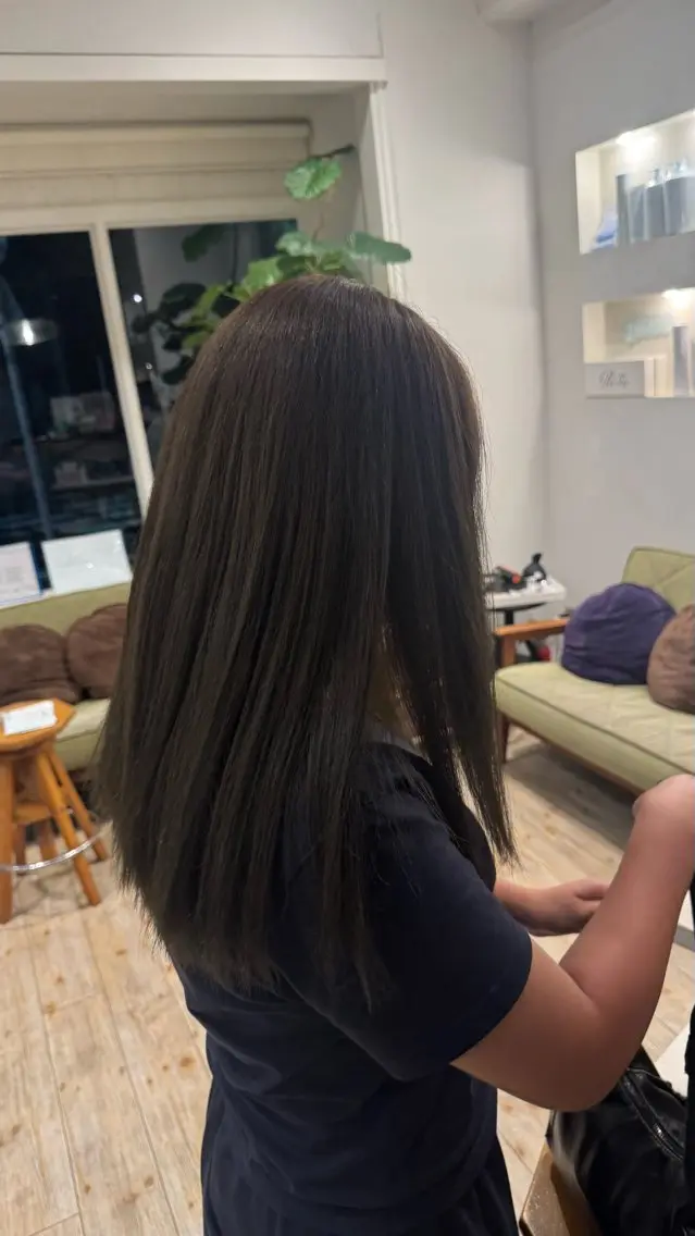 セミロング カット ヘアカラー 亀有✂️正路 彩夏のヘアスタイル