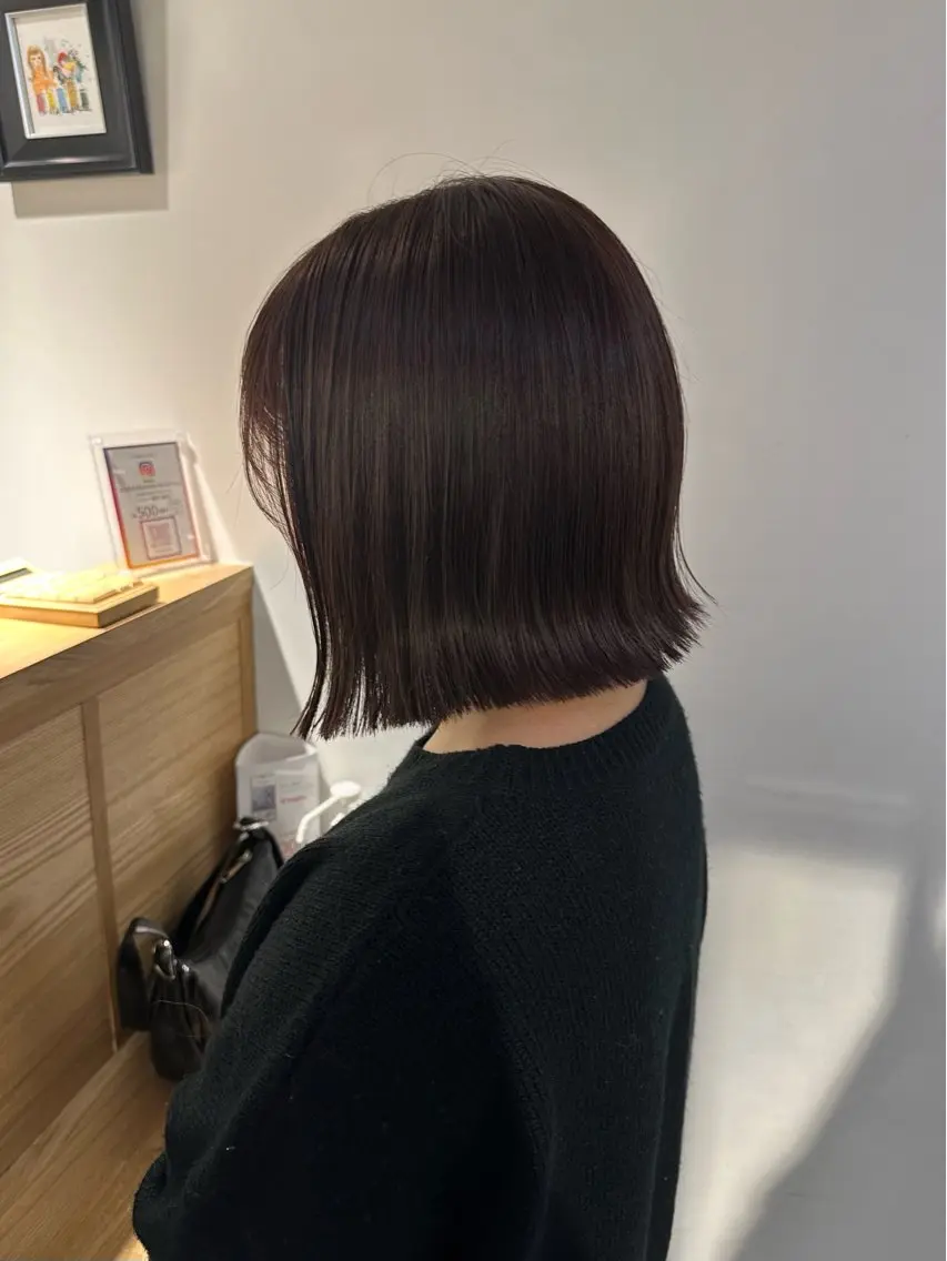 ミディアム カラー ブラウンカラー ラベンダーカラー ラベンダーブラウン 外ハネヘア カット ヘアカラー 似合わせカット🫧 吉見衣生のヘアスタイル