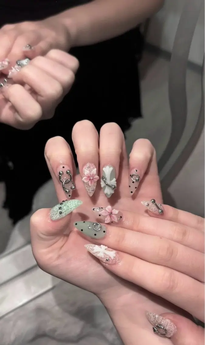 ネイル アートネイル フレンチネイル ジェルネイル 韓国ネイル マグネットネイル HAPPI NAIL 大国町のネイルデザイン