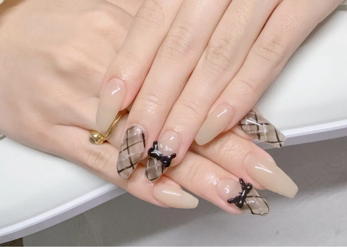 ネイル アートネイル べっ甲ネイル チークネイル 長さ出し フラッシュネイル ハンドネイル ハンドケア For you. Nail Salonのネイルデザイン