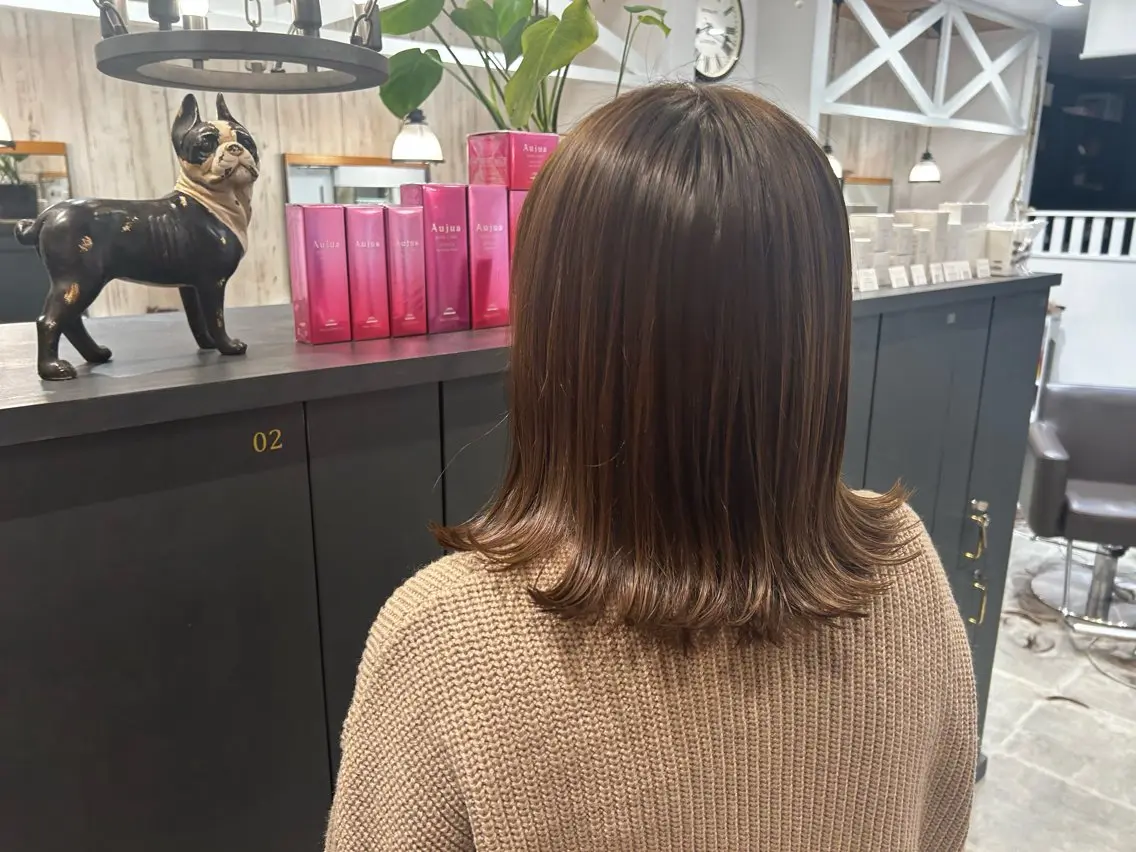 セミロング 外ハネヘア 大槻 ハルカのヘアスタイル