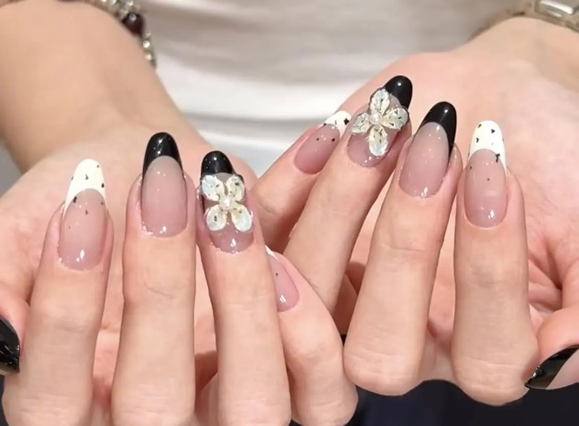 ネイル ハンドネイル 🎀 NaNa_nailのネイルデザイン