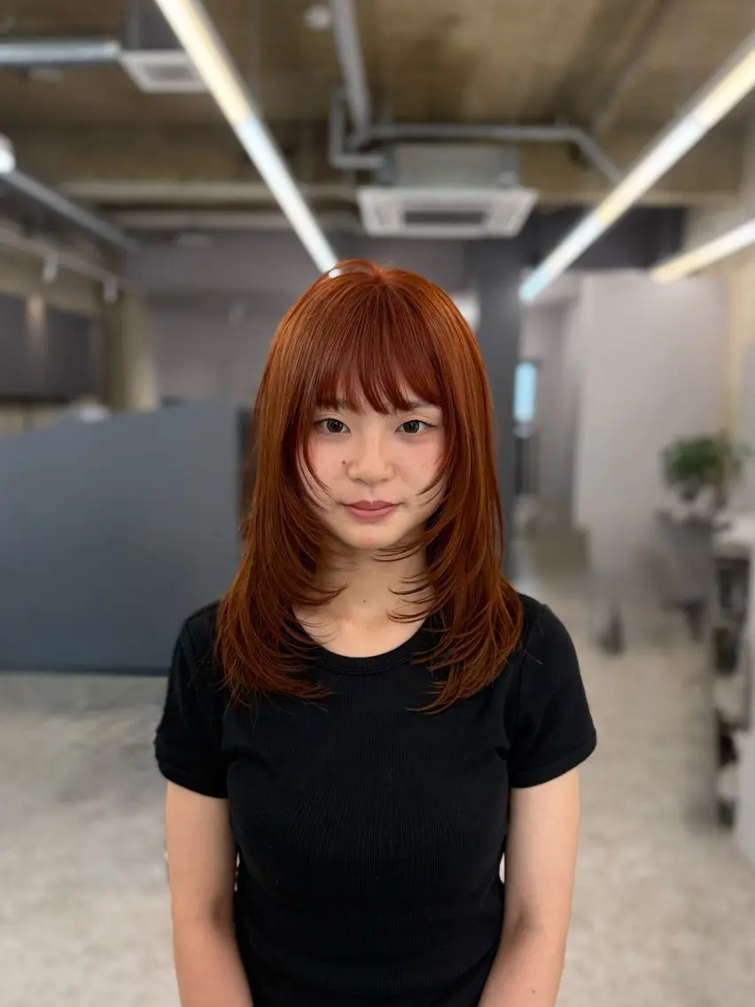 ミディアム カット ヘアカラー トリートメント anju/レイヤー カット/ハイトーンのヘアスタイル