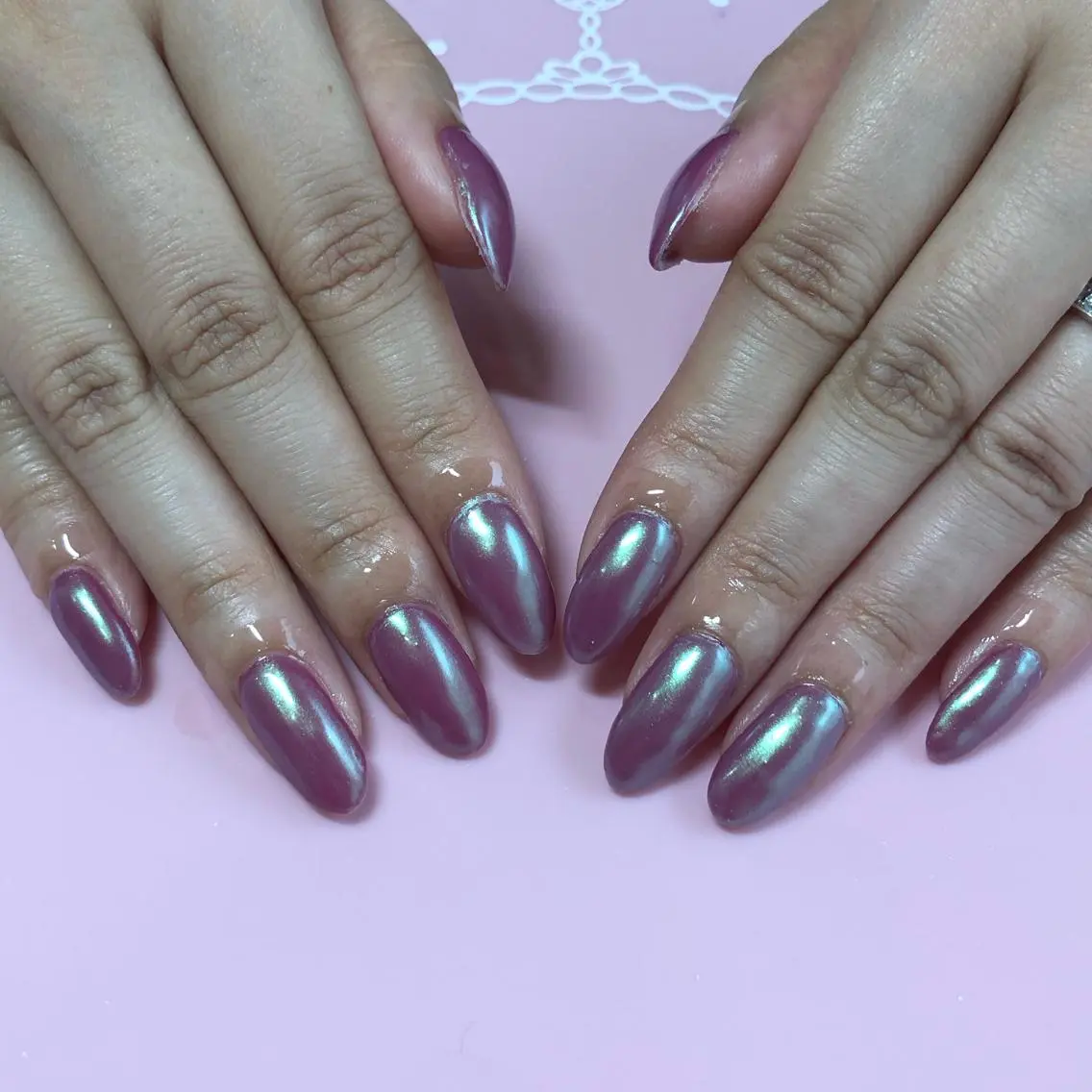 ミディアム ネイル オーロラネイル ハンドネイル 《LB》ラブリエ Nail&eyeのマツエク・マツパデザイン