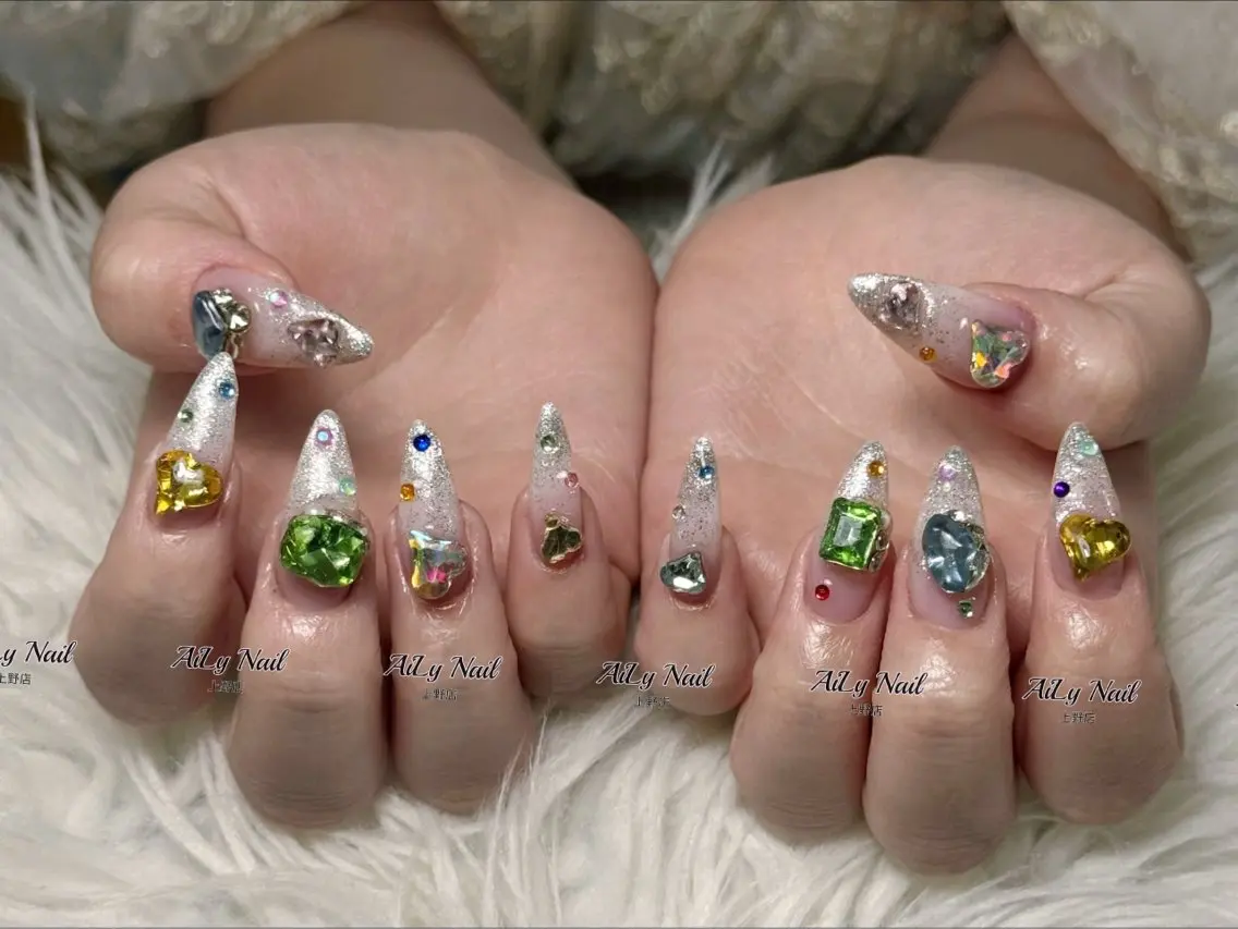 ネイル べっ甲ネイル ボルドー ブラウン キラキラネイル 韓国ネイル ハンドネイル AiLy Nail 上野店のネイルデザイン