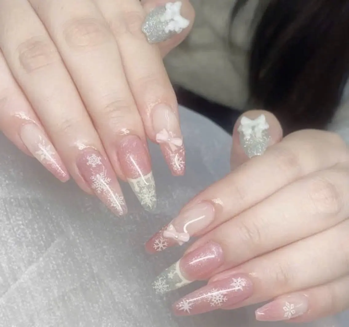 ネイル 成人式 フレンチネイル グラデーション 韓国ネイル マグネットネイル ハンドネイル Squen Nail shinjukuのネイルデザイン