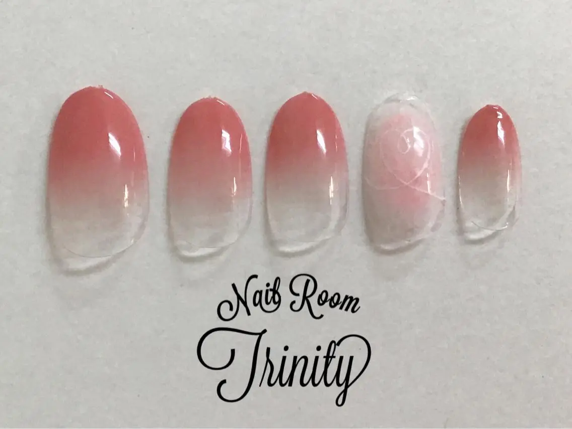 ネイル Trinity staffのネイルデザイン