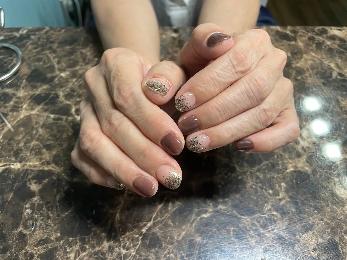 ネイル グラデーション ラメ(グリッター) ラメグラデーション ワンカラーネイル IROHA NAIL 宝のネイルデザイン