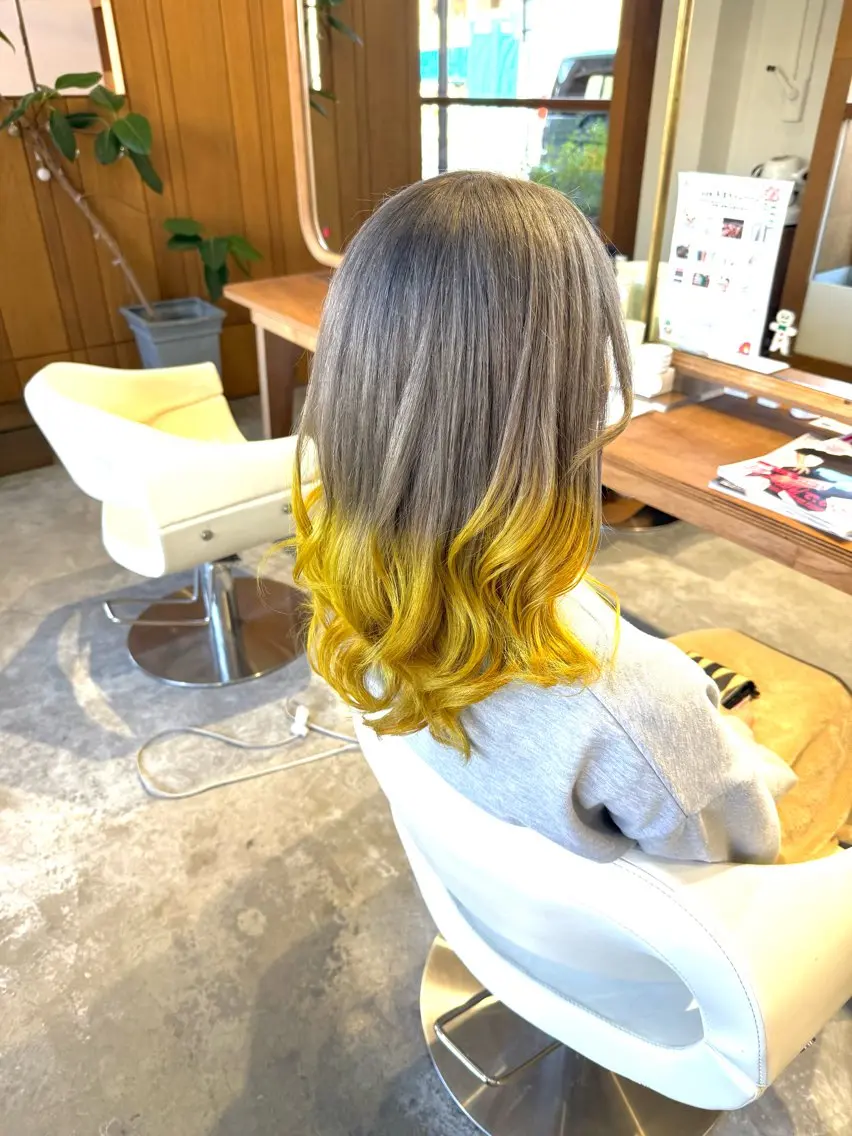 ロング カラー グラデーションカラー グレージュ イエローカラー ヘアカラー WATANABE MISAKIのヘアスタイル
