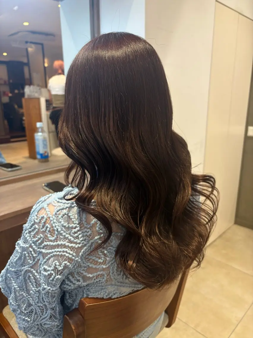 セミロング カラー 七海 詩音のヘアスタイル