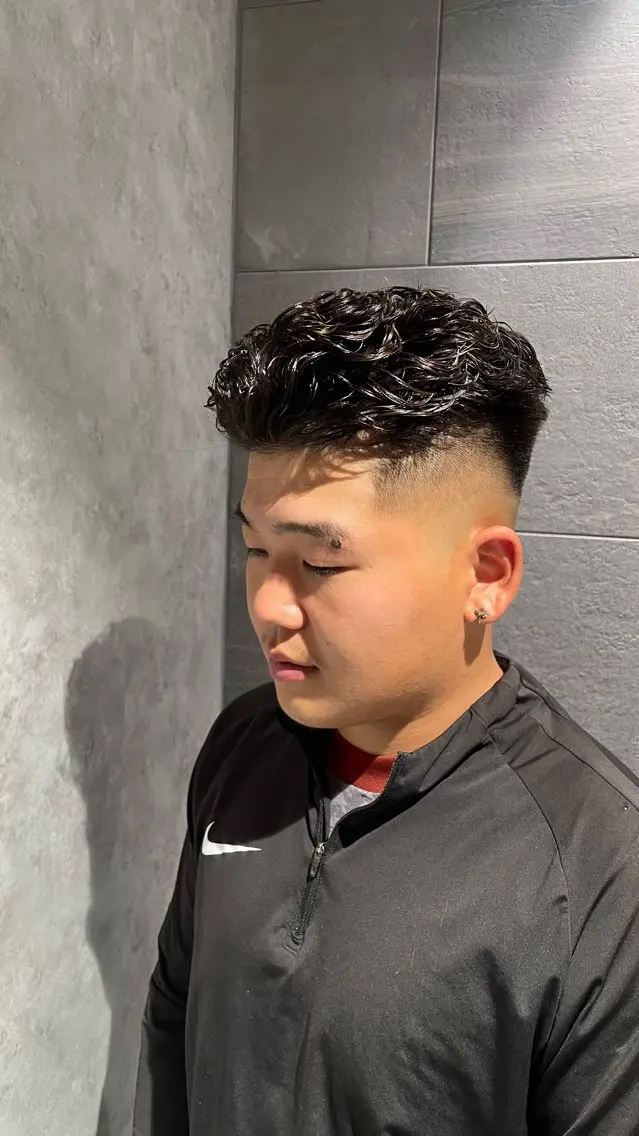 ショート パーマ メンズ 野髙 昂大のヘアスタイル