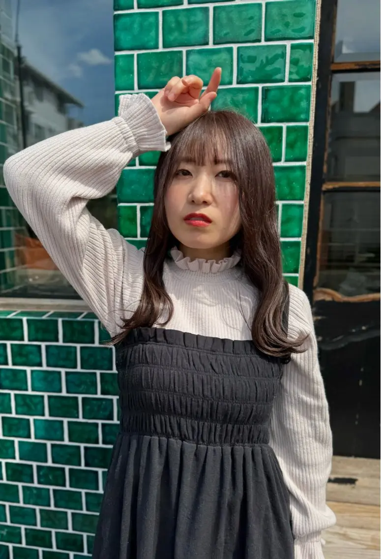 セミロング カラー 豊崎 左知のヘアスタイル