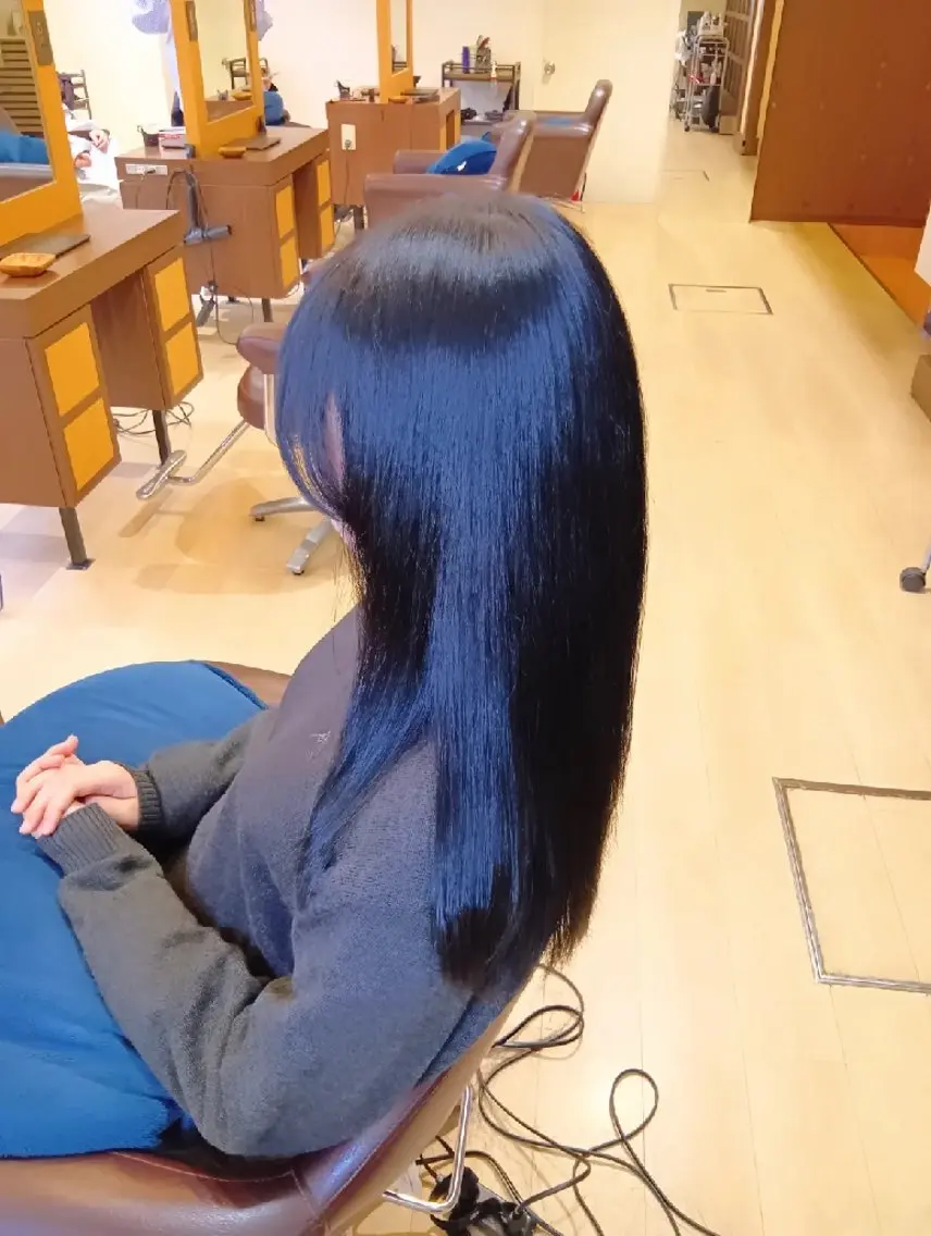 ロング カラー 黒髪 ブルーカラー 学生 トリートメント カット ヘアカラー トリートメント 小林暢🌟Orque 髪質改善サロン🌙のヘアスタイル