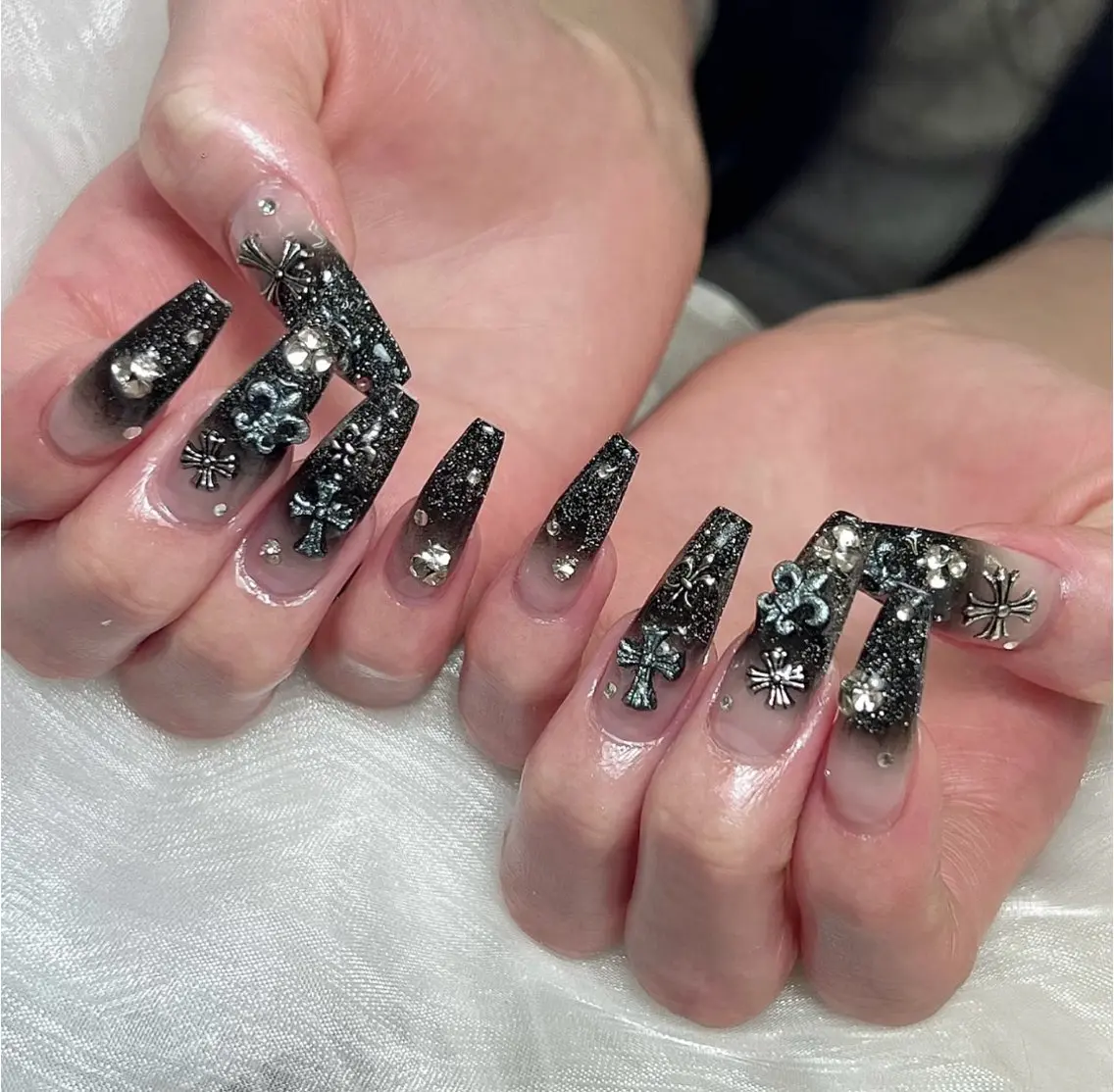 ネイル アートネイル べっ甲ネイル チークネイル 成人式 長さ出し ハンドネイル ハンドケア For you. Nail Salonのネイルデザイン