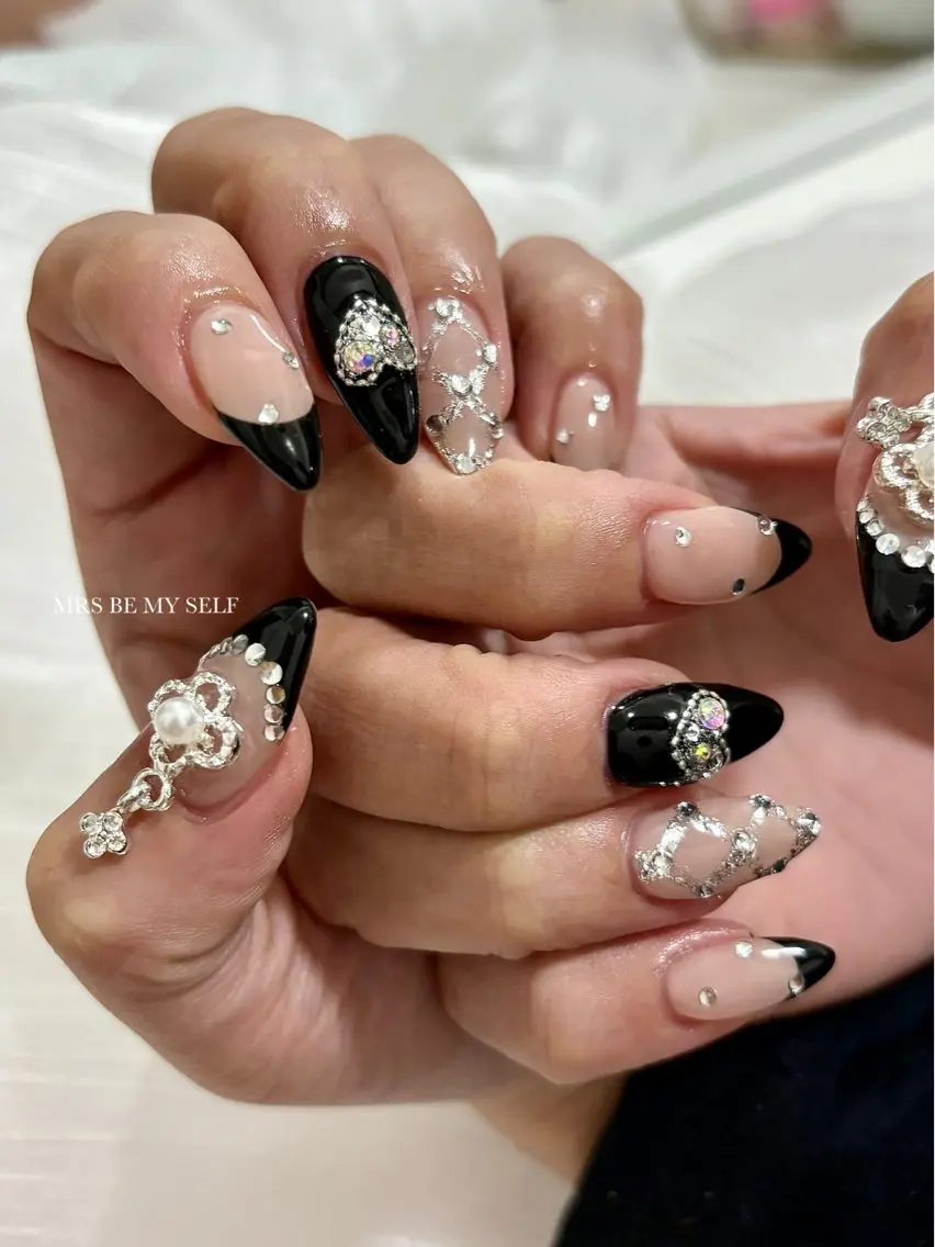 ネイル キラキラネイル ハンドネイル MRS/ miyu🎀のネイルデザイン