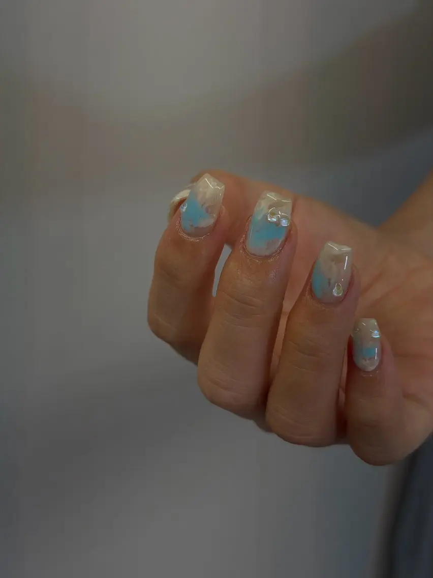 ネイル ジェルネイル 水色 マグネットネイル ニュアンスネイル パラジェル ハンドネイル ハンドケア Bana_ Nailのネイルデザイン
