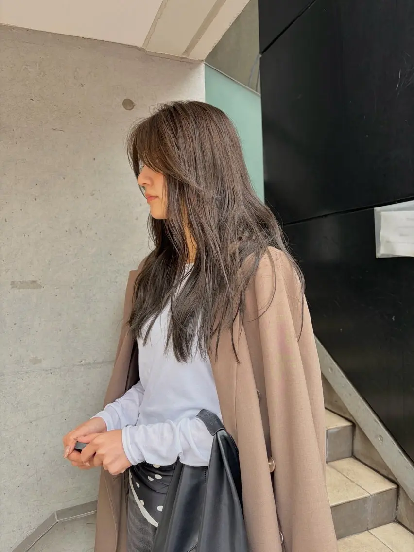 ロング ロングレイヤー 顔まわりレイヤー 韓国風ヘア レイヤーカット ロング ヘアカラー 川崎 虎次朗のヘアスタイル
