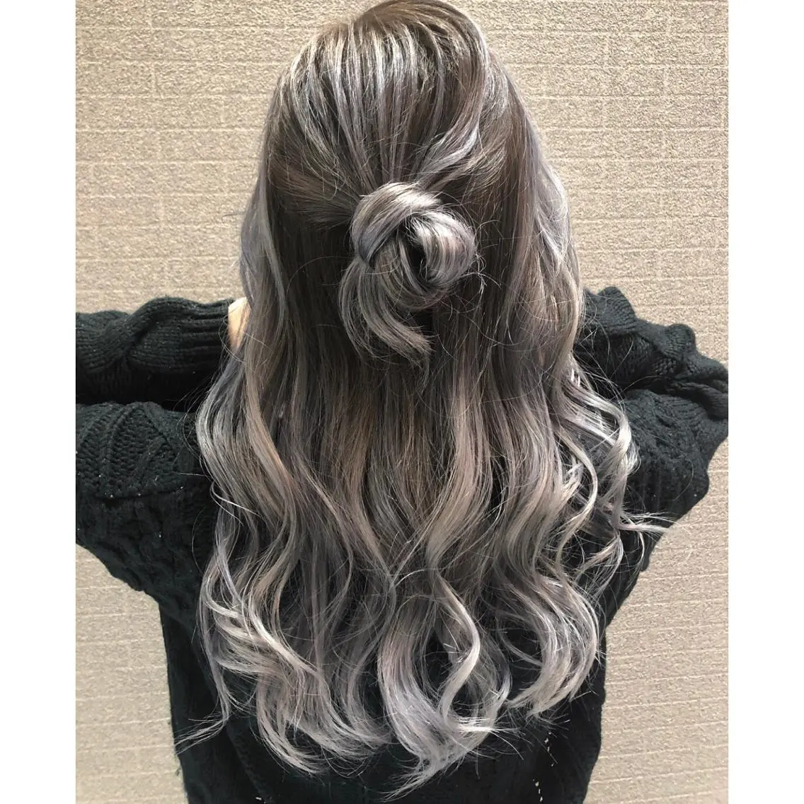 ロング カラー ヘアアレンジ バレイヤージュ ブリーチ デザインカラー グラデーションカラー ハイライトカラー アンドウ ユウ/ レイヤーカット/韓国のヘアスタイル