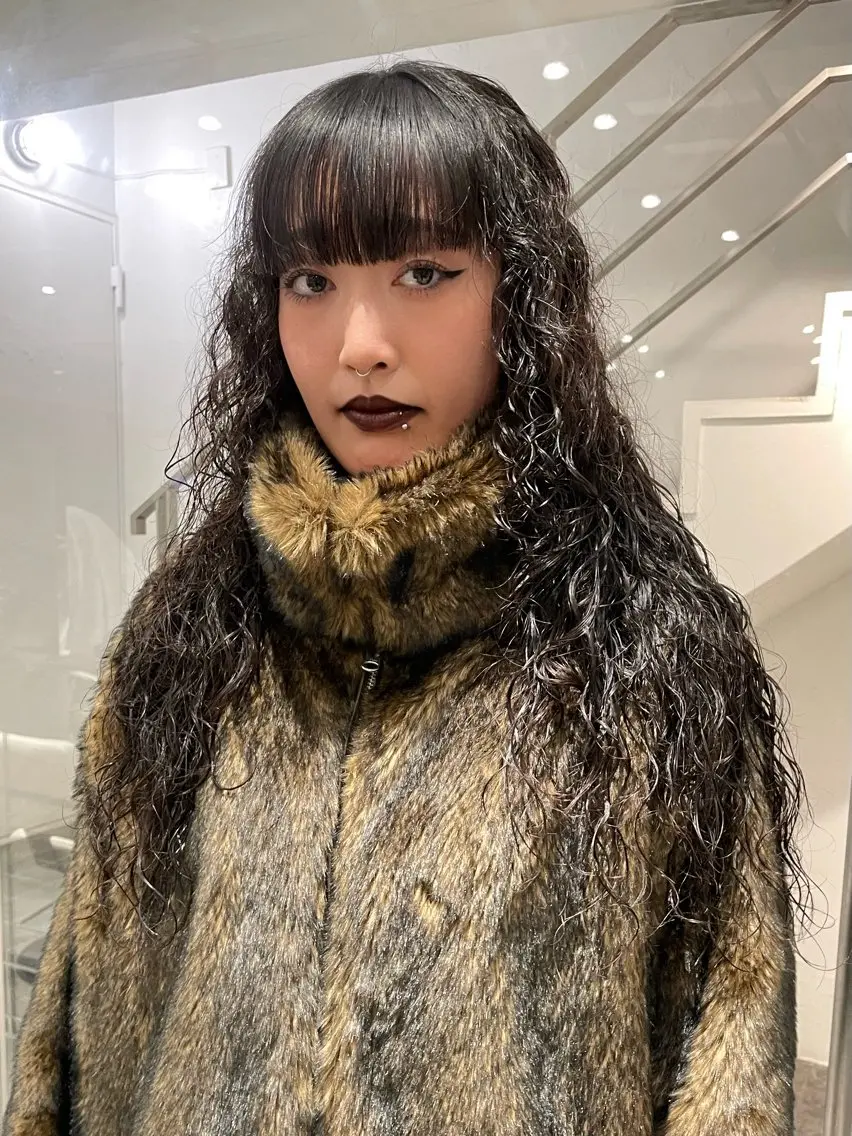 ロング パーマ ボブ ハイライト レイヤーカット カット パーマ トリートメント スパイラルパーマ 🌐hina⭐️のヘアスタイル