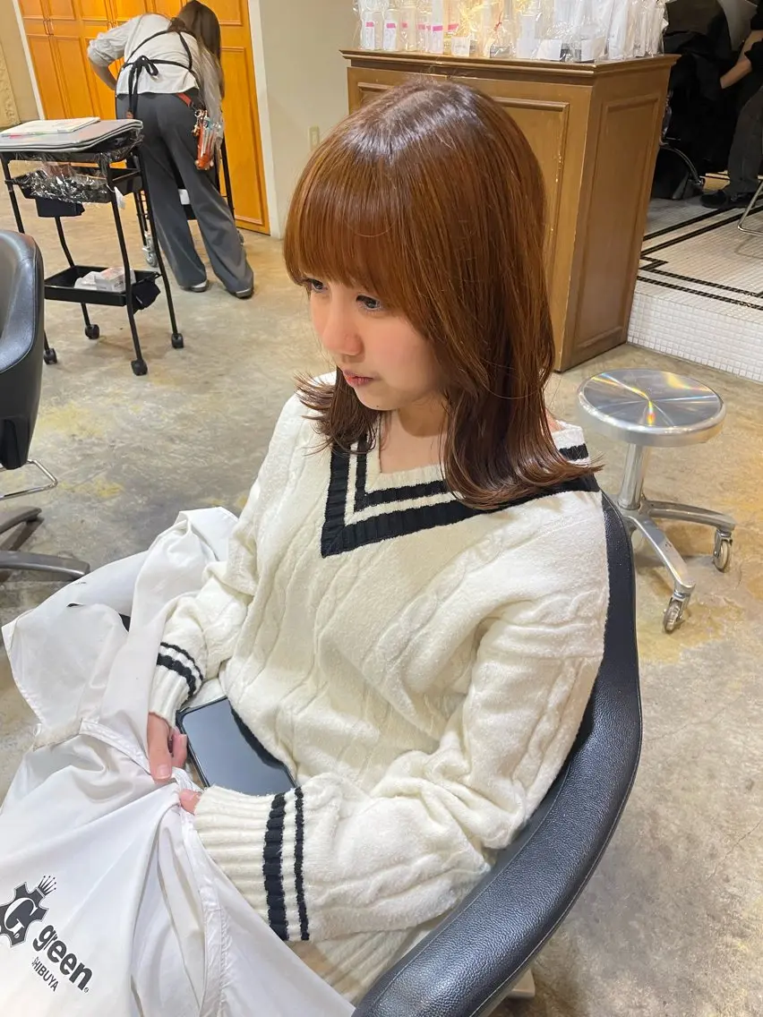 ミディアム カラー ブラウンカラー オレンジ オレンジブラウン MIOベージュカラー 柔らかいカラーのヘアスタイル