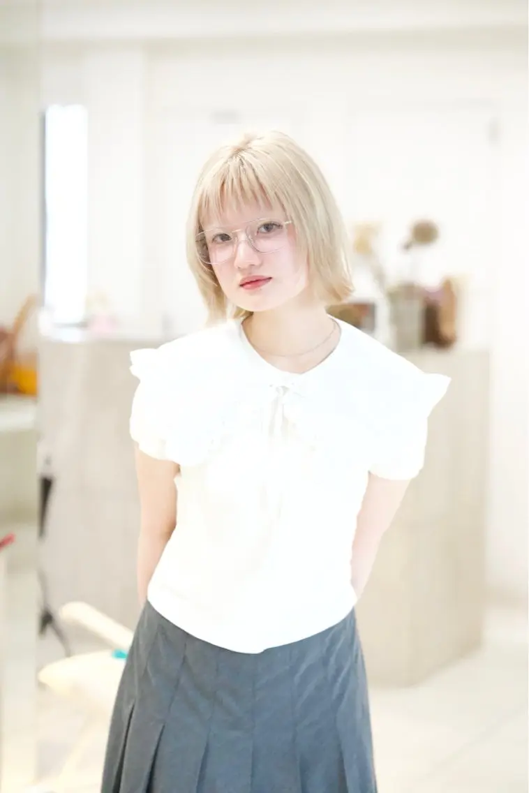 ショート カット ヘアカラー 右田 ほのかのヘアスタイル