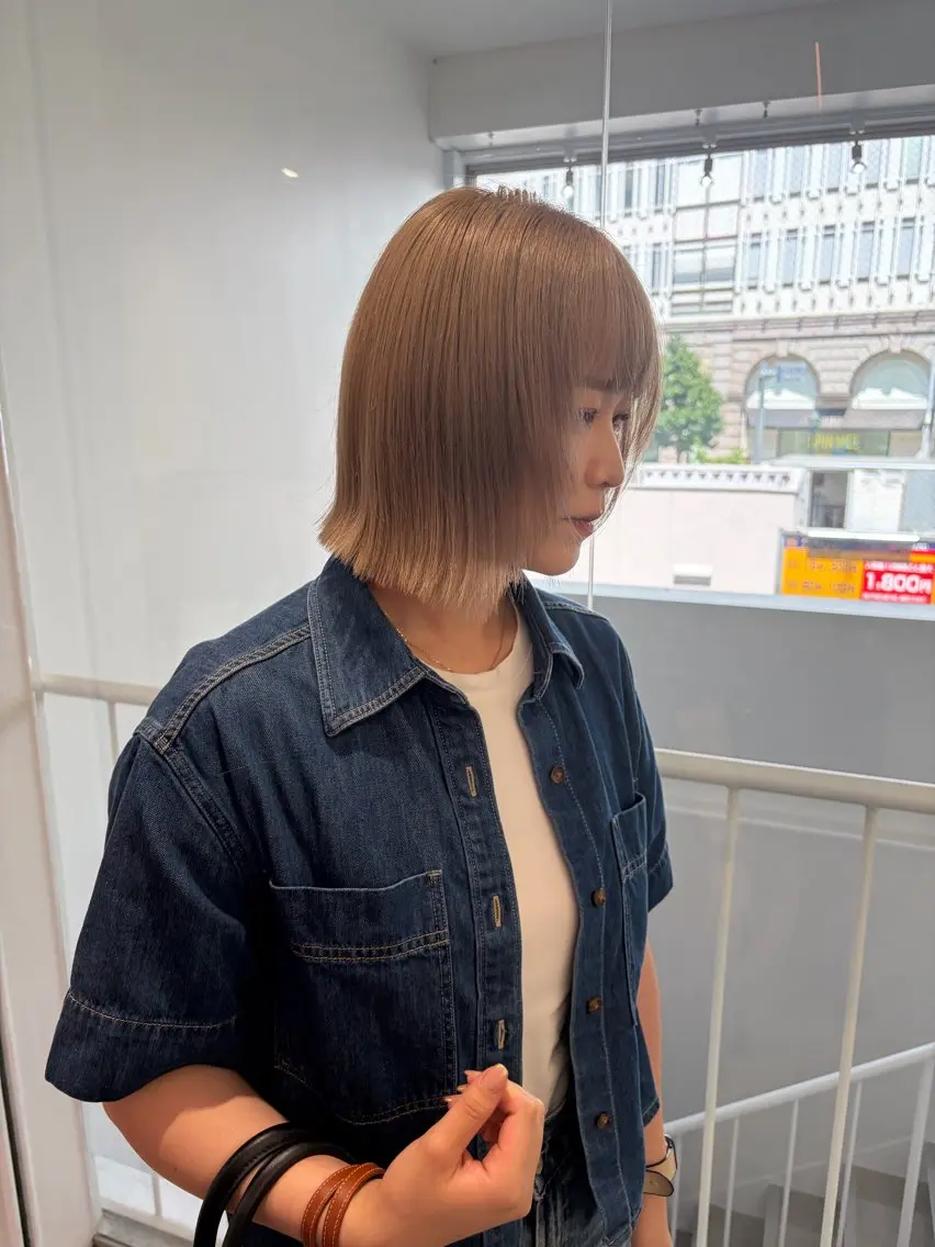 カラー ブリーチ グレージュ ボブ 低ダメージカラー Yoshidaのヘアスタイル