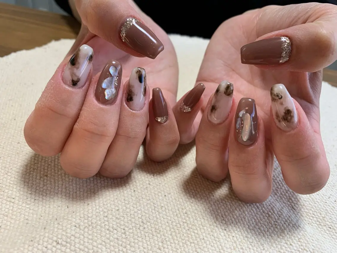 ネイル アートネイル ラメ(グリッター) 大理石ネイル(マーブル) ミラーネイル 冬ネイル ハンドネイル nail room カジカジのネイルデザイン