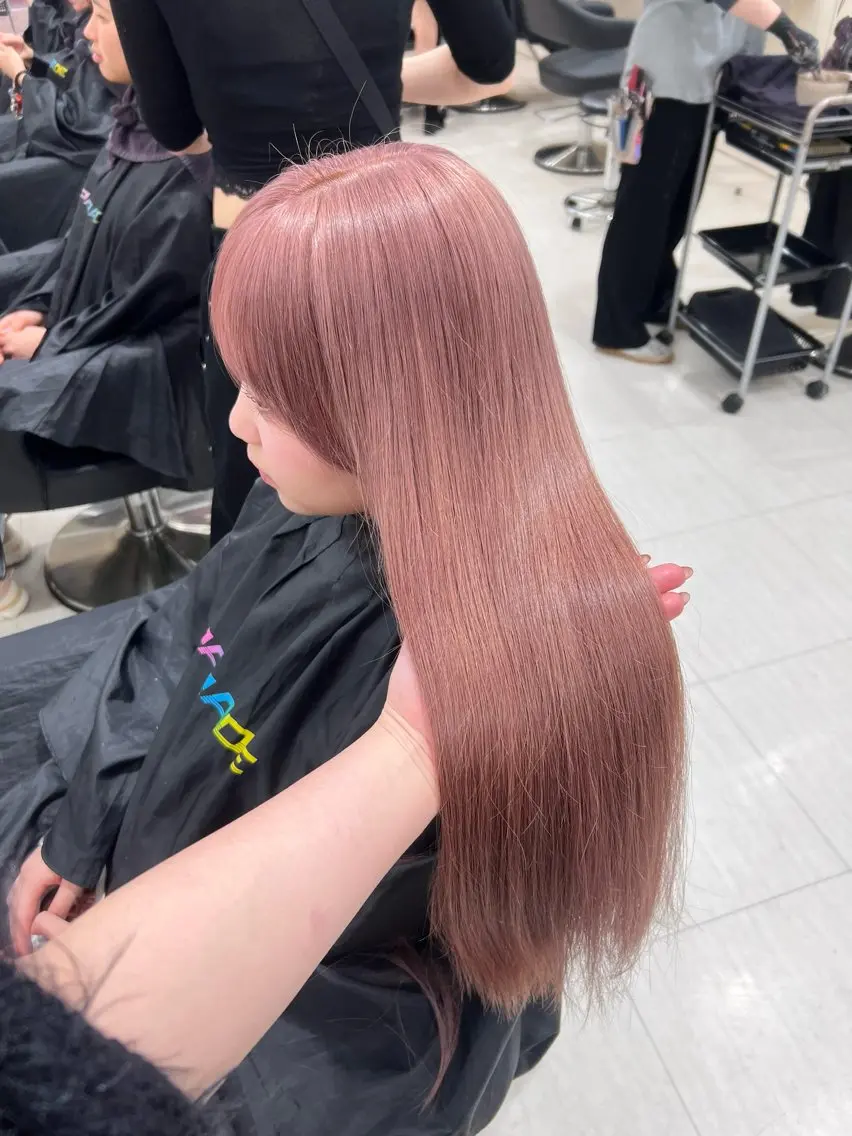 ロング カラー ヘアアレンジ ヘアカラー 韓国レイヤー&ピンク 艶髪🩶maikoのヘアスタイル