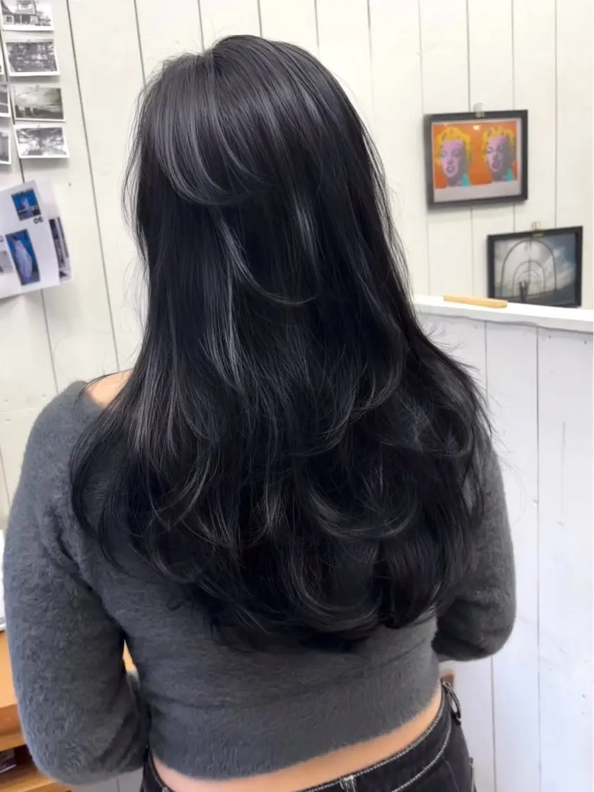 ロング カット ヘアカラー トリートメント Ann./艶髪 /レイヤーカットのヘアスタイル