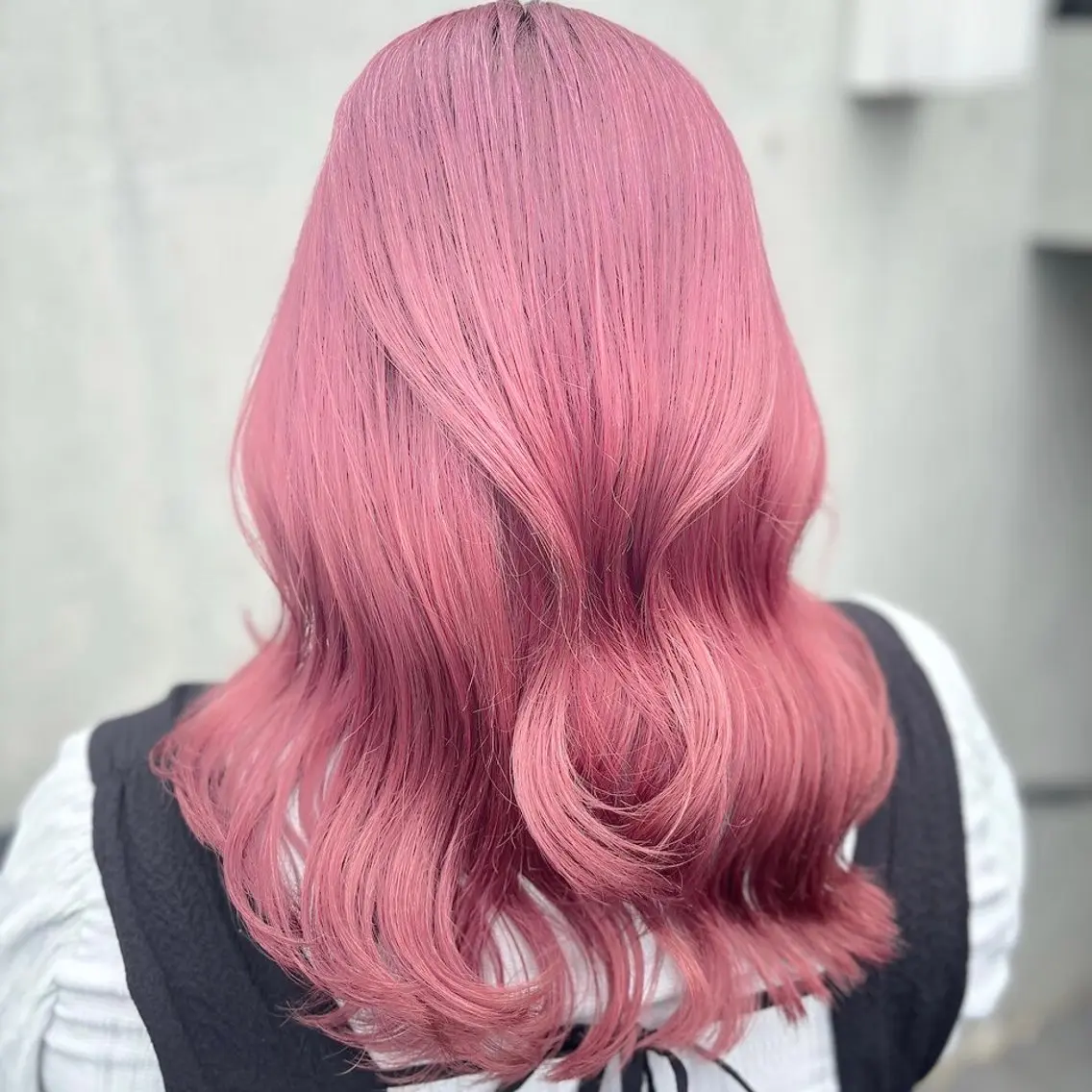 ロング カラー ピンクカラー 💖ブリーチ/暖色 𝐘𝐮𝐢💖のヘアスタイル