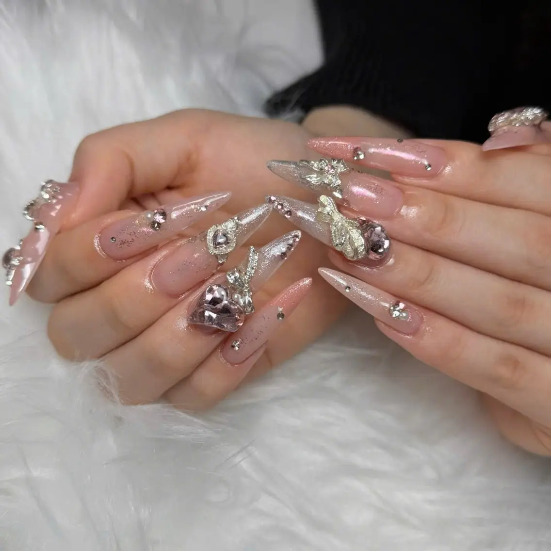 ネイル オーロラネイル 長さ出し フレンチネイル ジェルネイル マグネットネイル ハンドネイル KITTY nailsのネイルデザイン