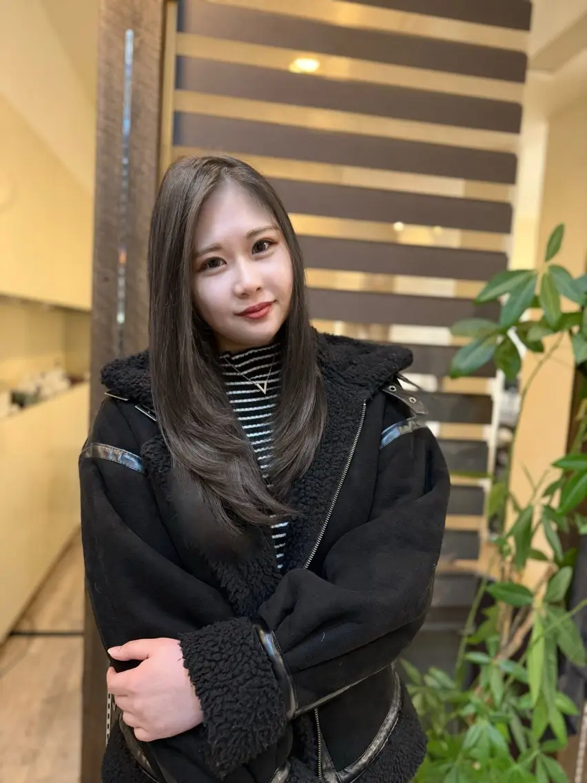 セミロング 三原 つばさのヘアスタイル