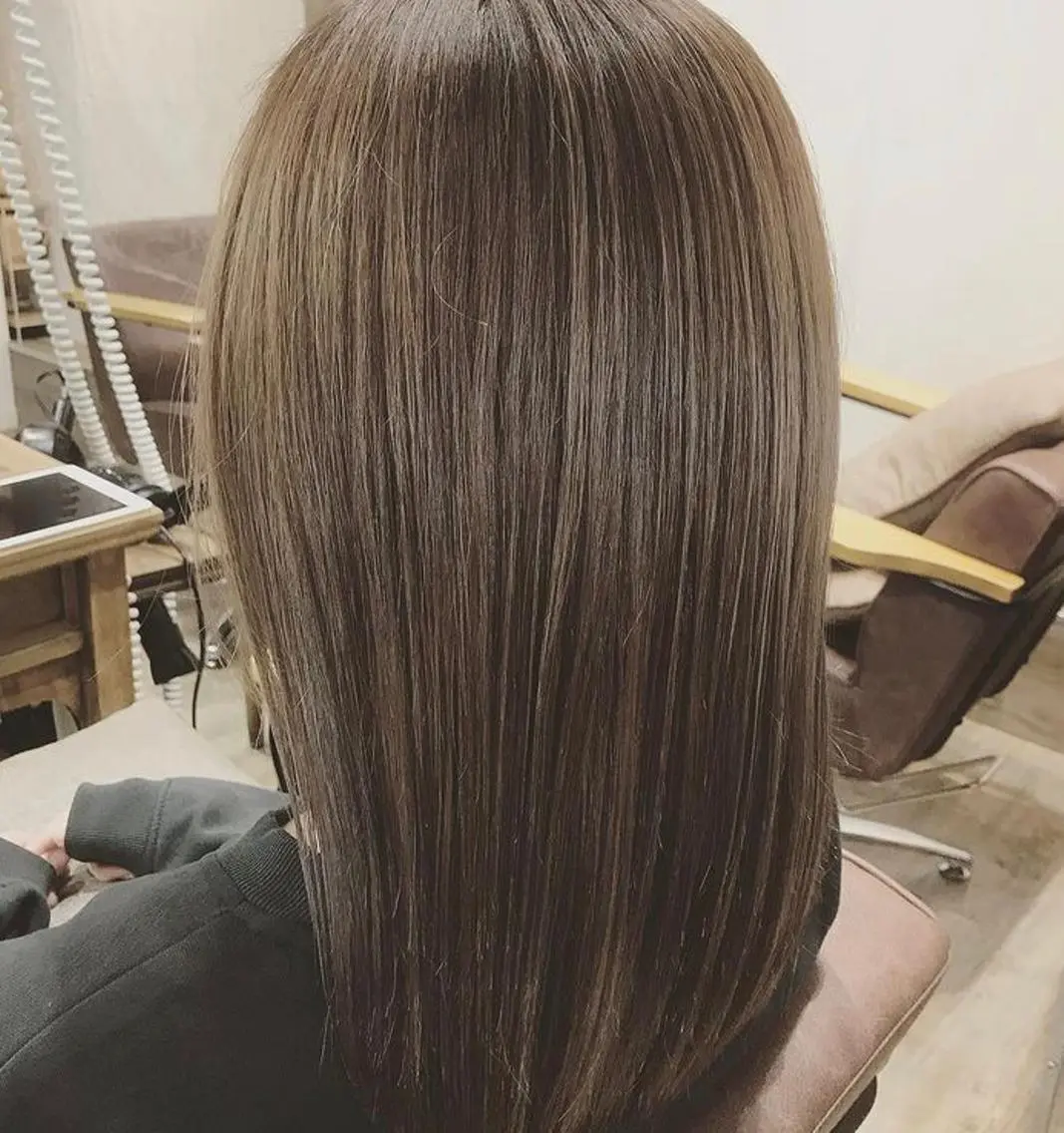 セミロング 横浜関内髪質改善 re:Magoのヘアスタイル