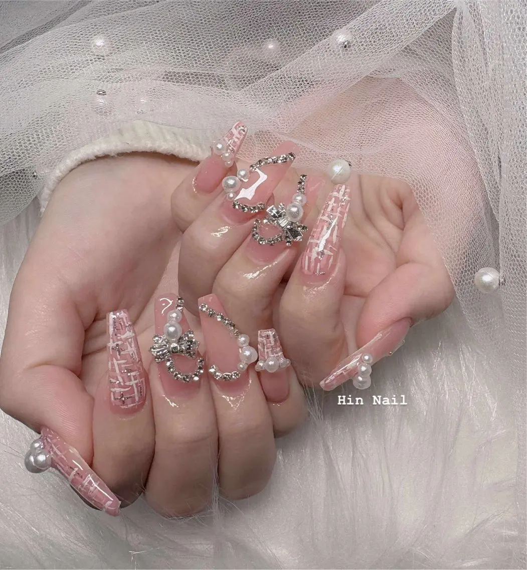 ネイル ハンドネイル HIN NAILのネイルデザイン