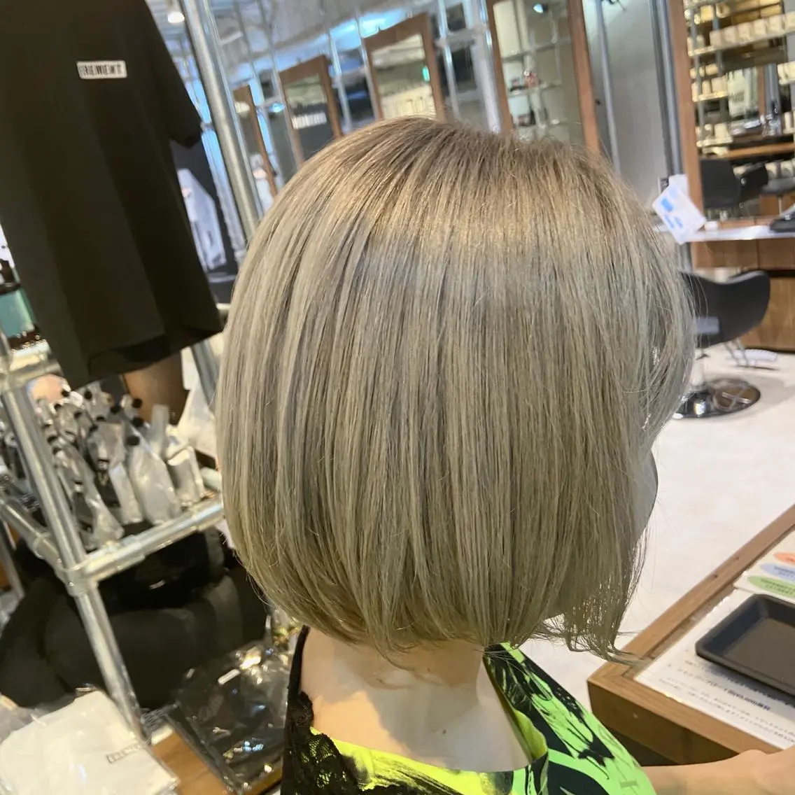 ショート ヘアカラー トリートメント 宮下 愛璃紗のヘアスタイル