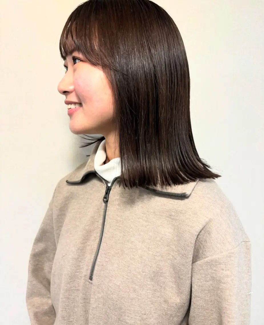 ミディアム 佐藤 爽香のヘアスタイル