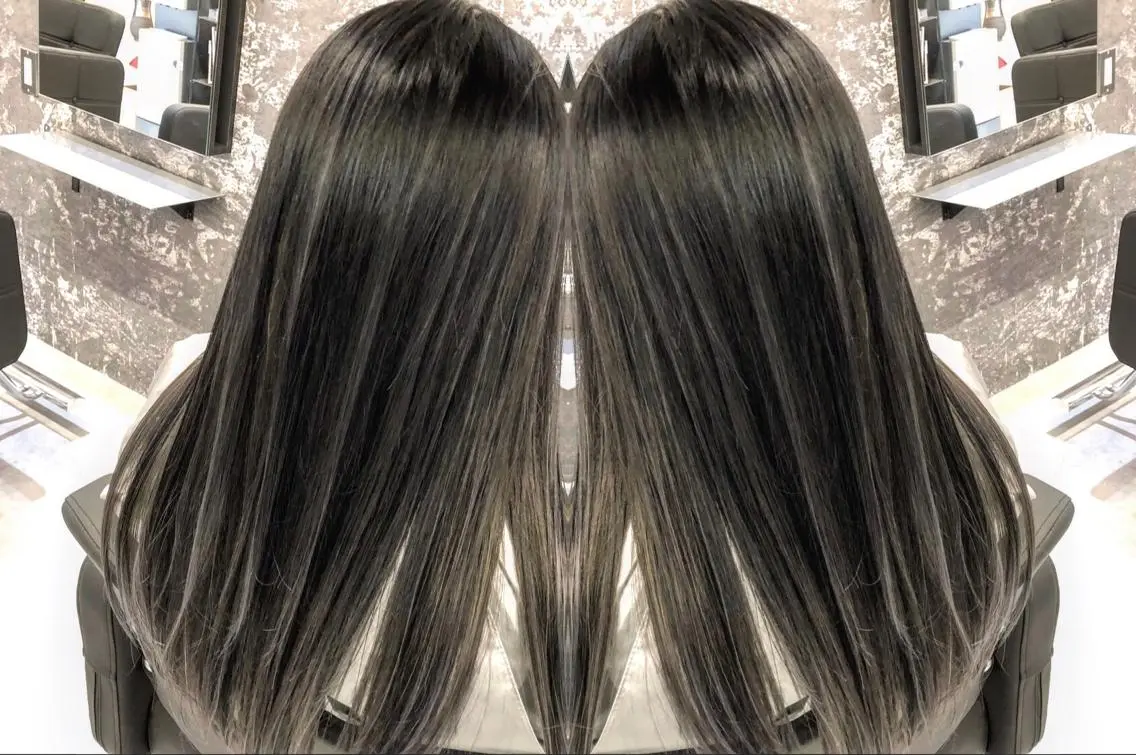 セミロング カラー ヘアアレンジ バレイヤージュ デザインカラー ハイライトカラー ハイライト レイヤーカット アンドウ ユウ/ レイヤーカット/韓国のヘアスタイル