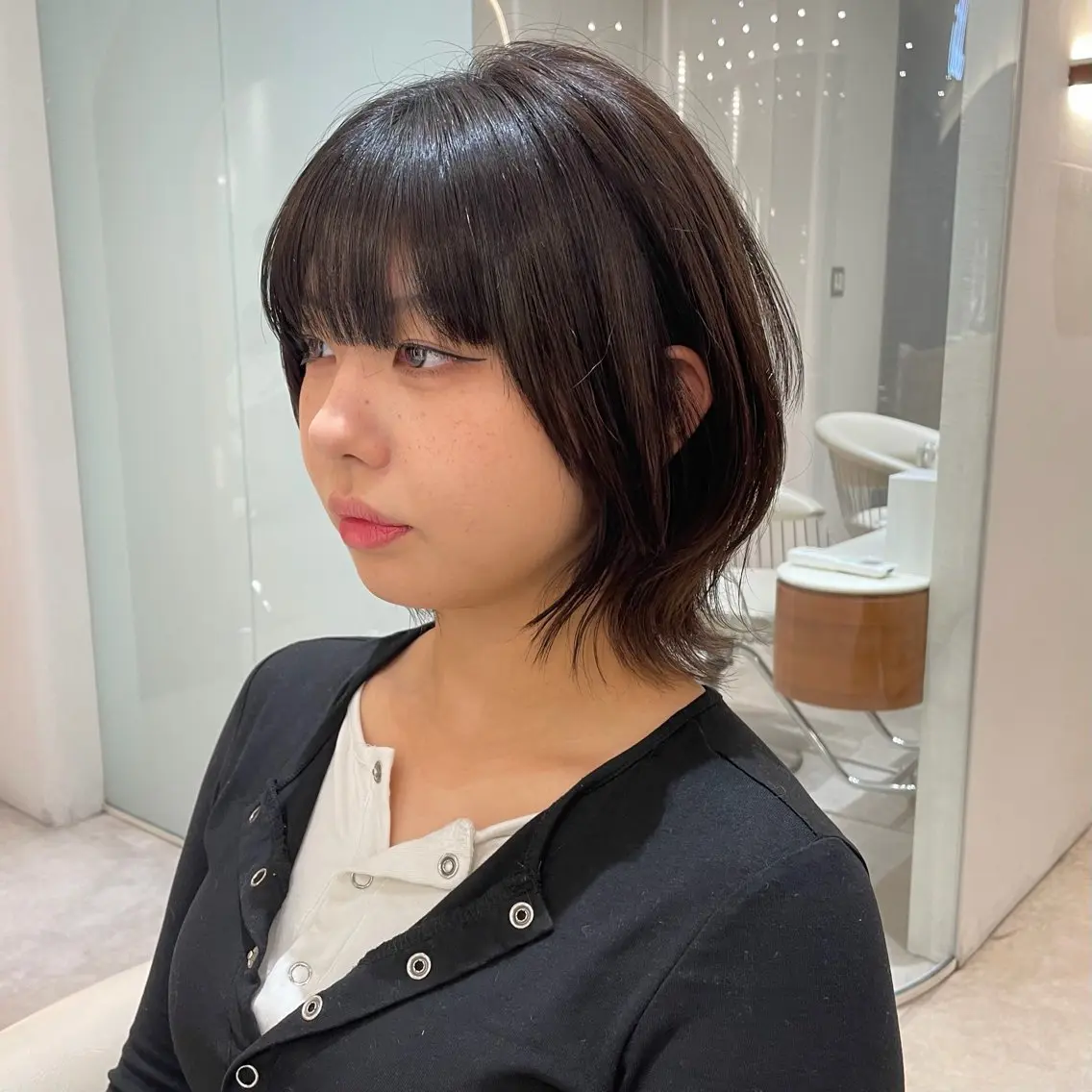 ミディアム カラー 切りっぱなしボブ ブリーチ ボブ 学生 韓国風ヘア 新宿/レイヤー/ 透明感カラーしょうごのヘアスタイル