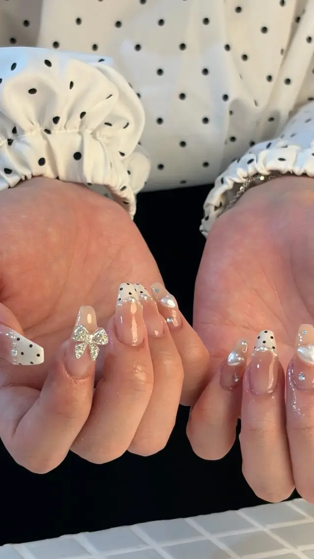 ネイル ドット ハンドネイル Nail lily 🍒渋谷.表参道のネイルデザイン