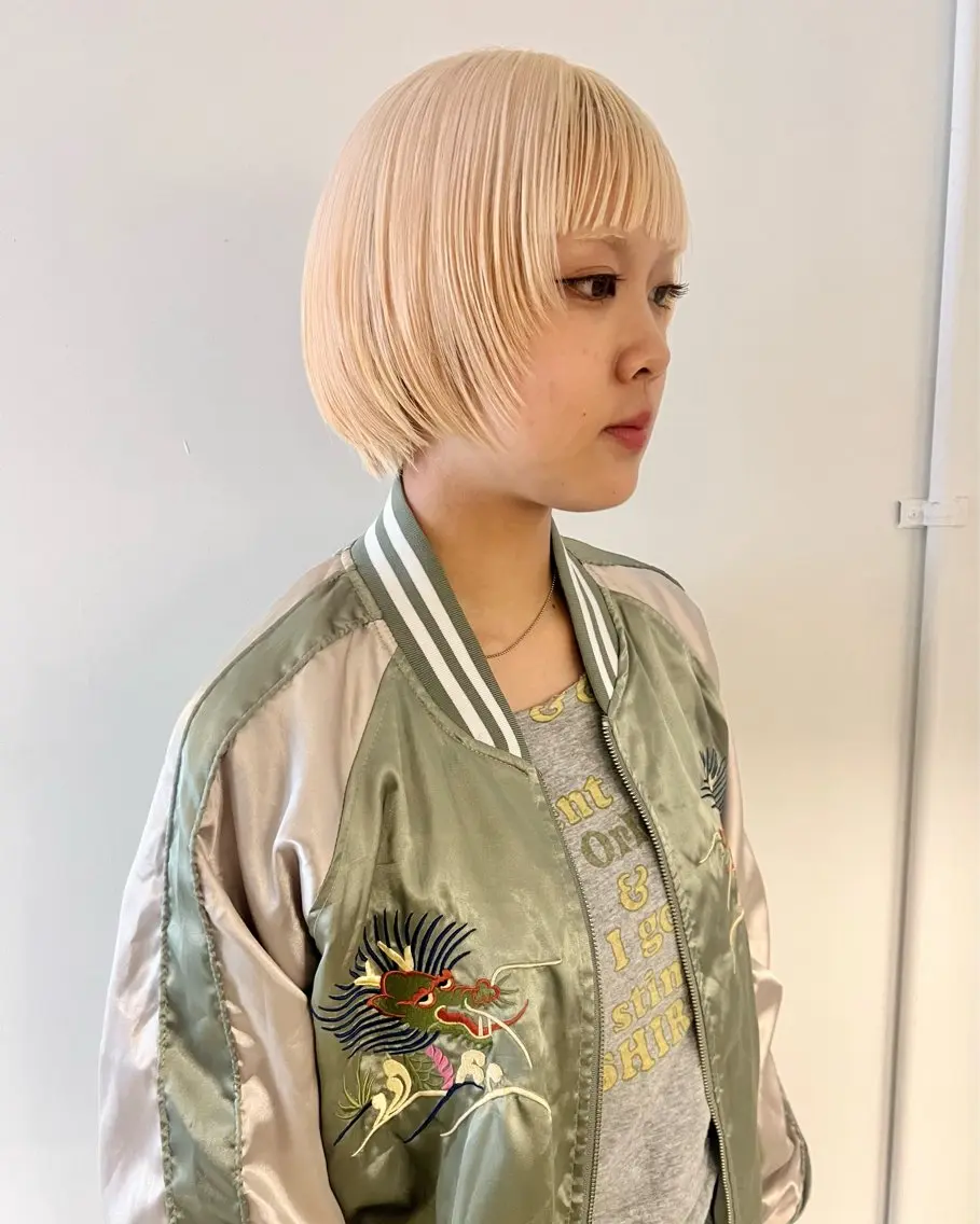ショート カラー ブリーチ ブロンド ホワイトブロンド RAIMA ケアハイトーンのヘアスタイル