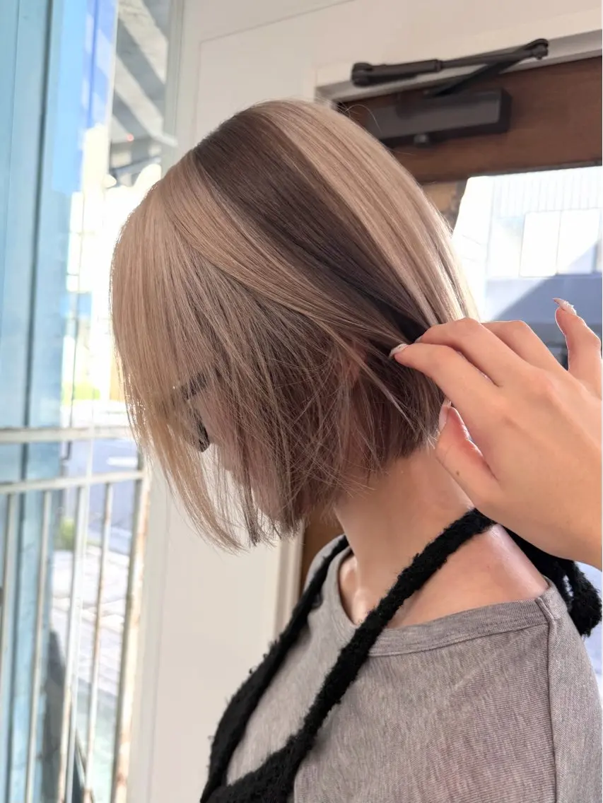 ショート カラー ヘアカラー 𝐍𝐎𝐀 /ブリーチカラーのヘアスタイル