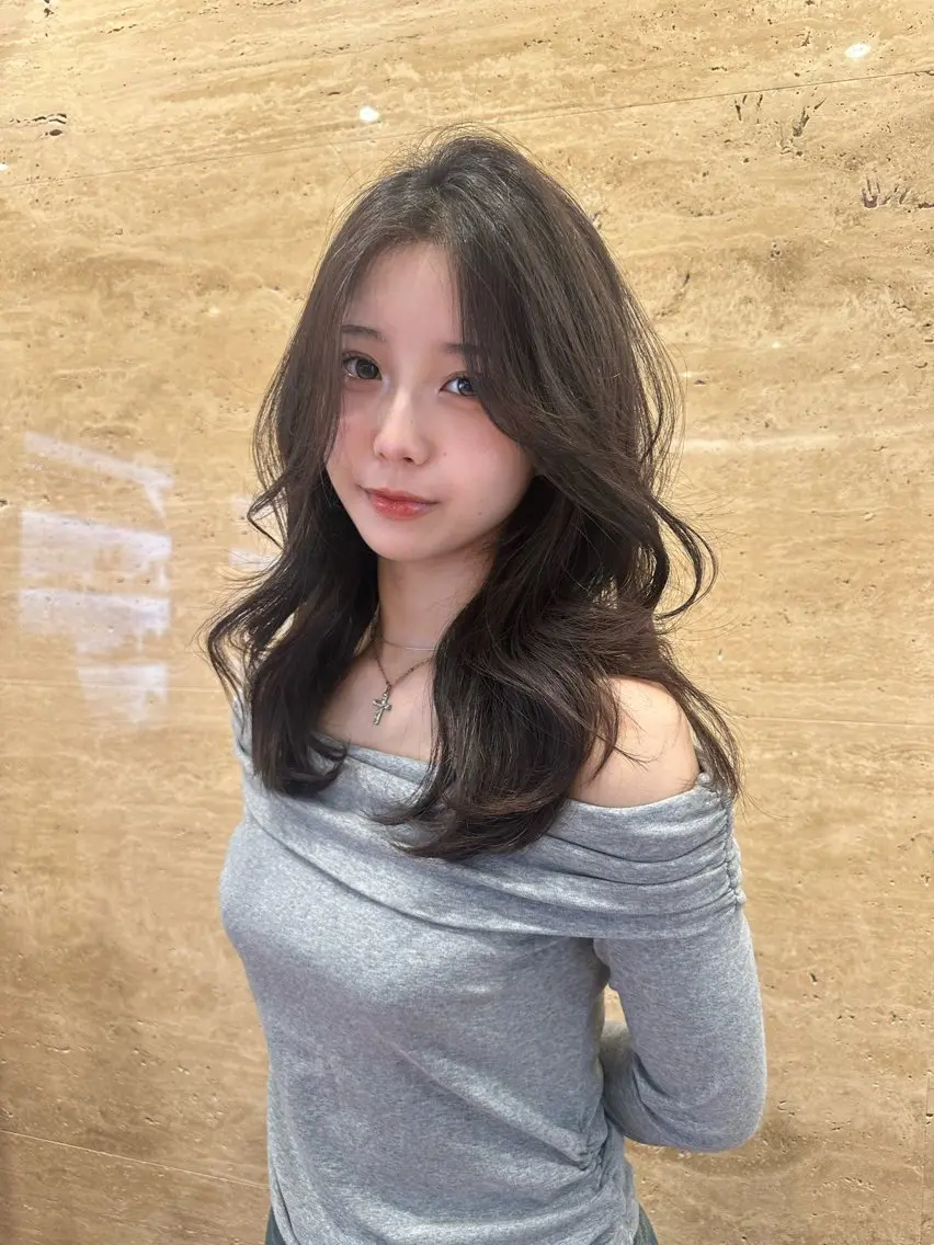 ロング カラー ブラウンカラー ハイレイヤー 韓国風ヘア レイヤーカット 小顔カット カット ヘアカラー レイヤー/ブリーチ 銀座/HARUKAのヘアスタイル