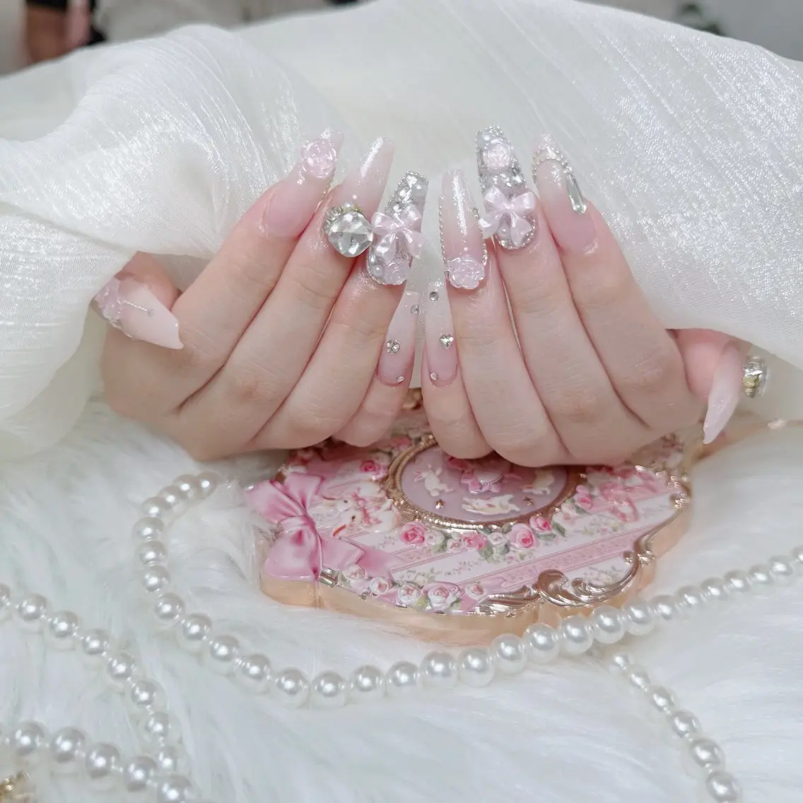 ネイル フレンチネイル キラキラネイル 韓国ネイル シンプルネイル ワンホンネイル ハンドネイル MEI Nailのネイルデザイン