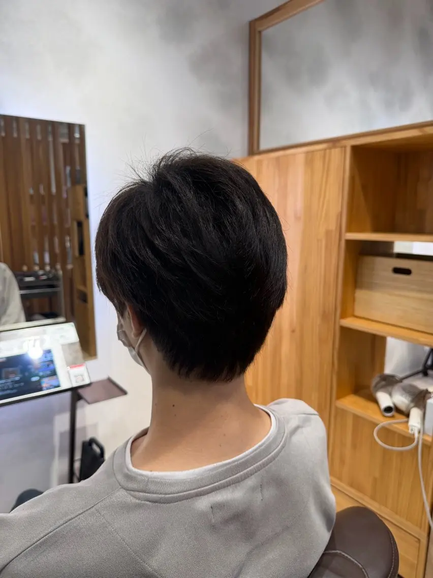 メンズ アップバング センターパート マッシュ 刈り上げ カット レディースカット モデル募集　山田省吾のヘアスタイル