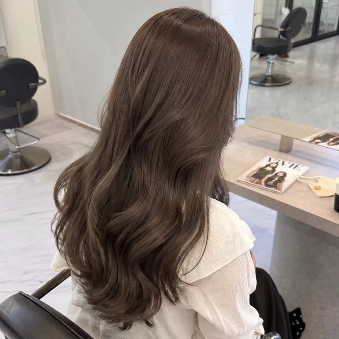 ロング 韓国風ヘア レイヤーカット ロング カット ヘアカラー トリートメント 🤍髪質改善 🤍透明感カラー🤍のヘアスタイル