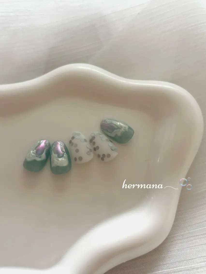 ネイル ハンドネイル 伊藤 菜緒のネイルデザイン